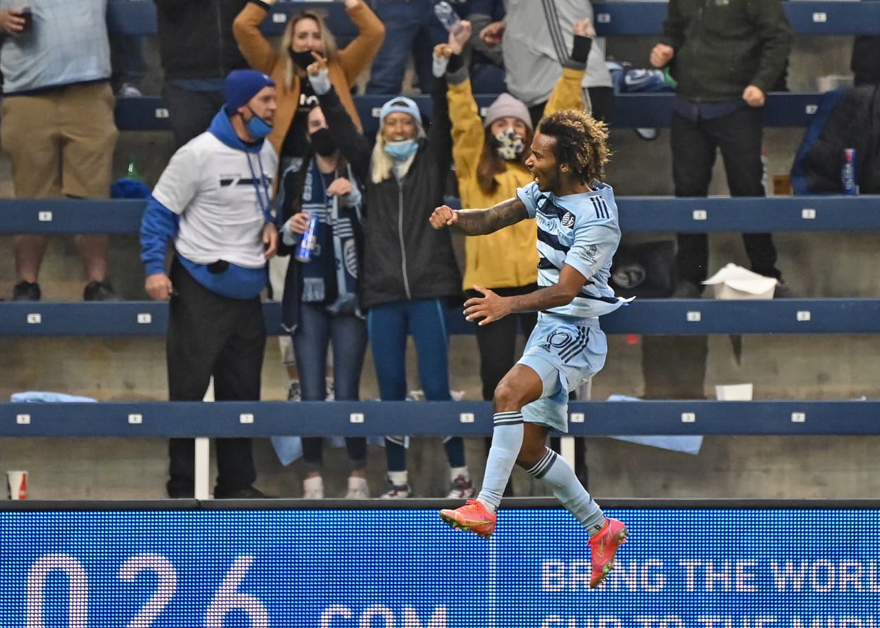 Gianluca Busio abrió la cuenta para SKC.
<br>