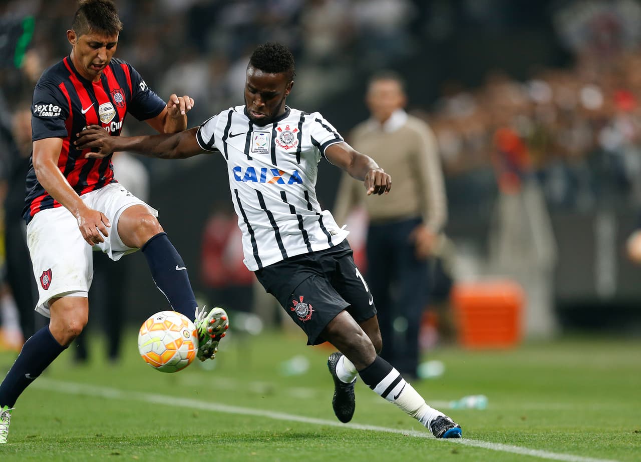 El colombiano Steven Mendoza, quien estuvo a préstamo en el Bahia pero es propiedad del Corinthians, se iría al fútbol francés con el Amiens.