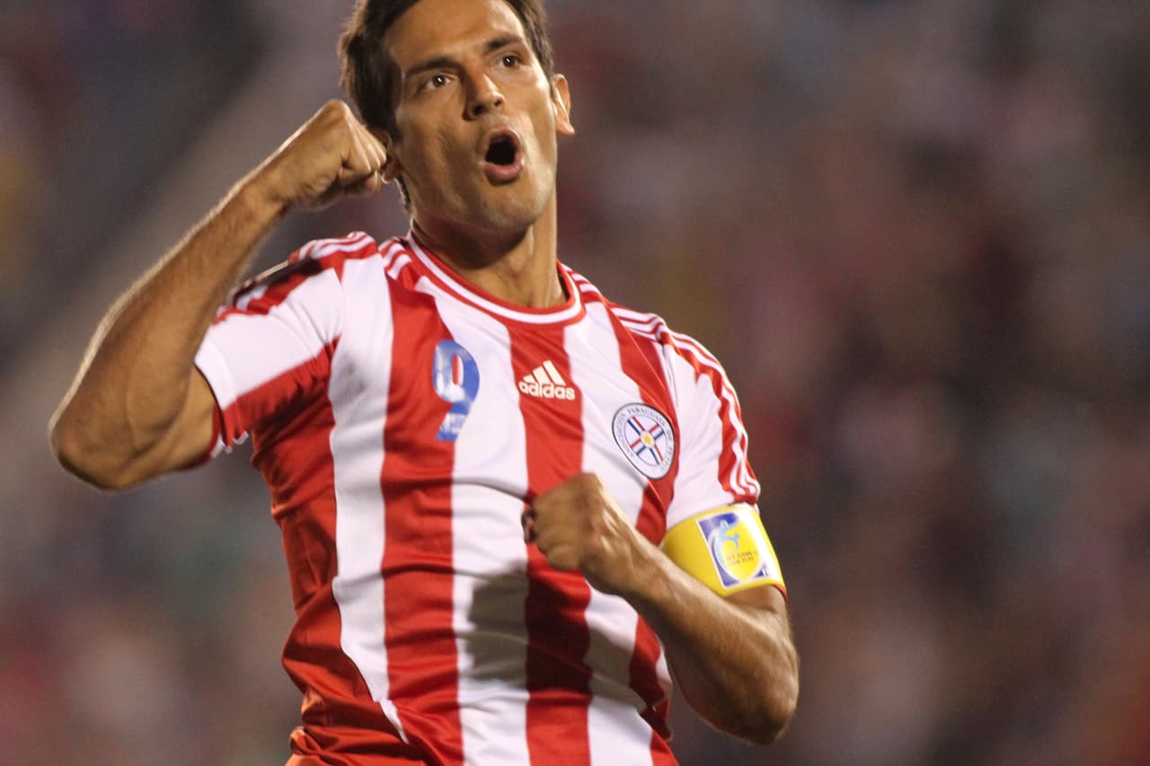 Aún vigente, Roque Santa Cruz lleva 32 goles en 111 partidos con Paraguay, con la que espera clasificar a su tercer Mundial tras las participaciones en 2006 y 2010.