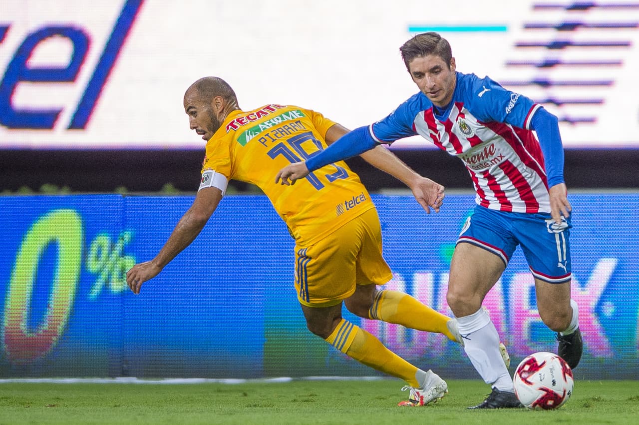 Con goles de Gignac al minuto 43 y 53, los Tigres consiguen su primera victoria en la Copa GNP por México.