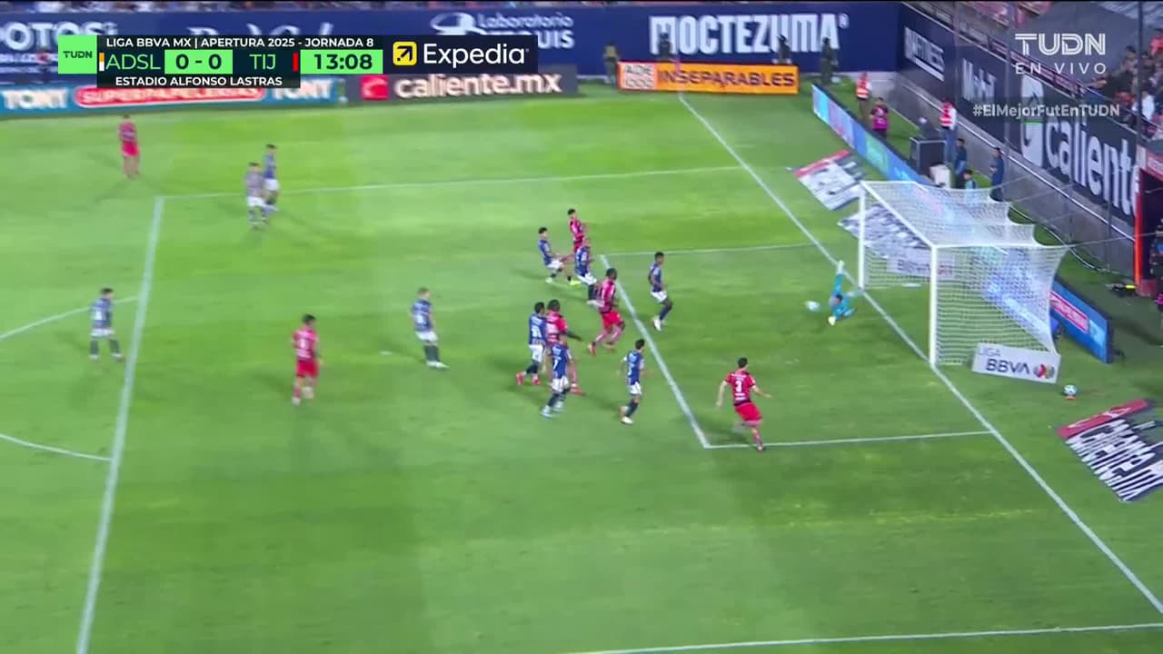 ¡El niño maravilla! Gilberto Mora casi hace un golazo