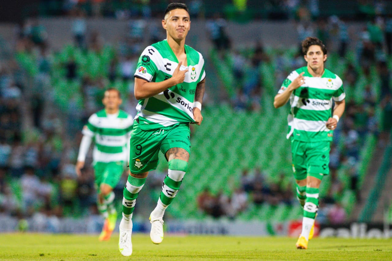 Santos impuso condiciones y sacó una contundente victoria ante el San Luis que tuvo una noche para el olvido.
