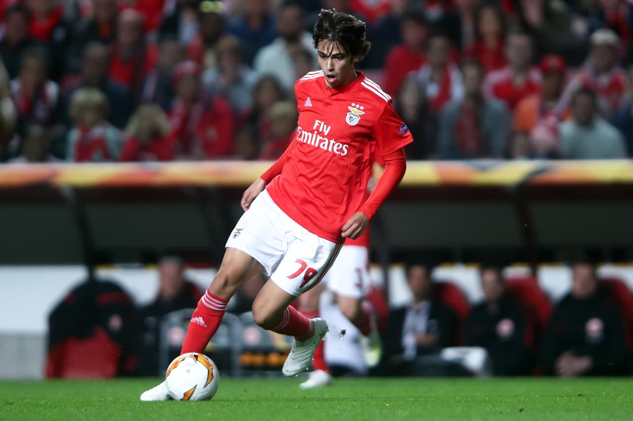 El portugués Joao Felix logró a sus 19 años con Benfica un registro histórico en Europa League al ser el más jóven en marcar un triplete. Lleva 18 goles esta temporada.