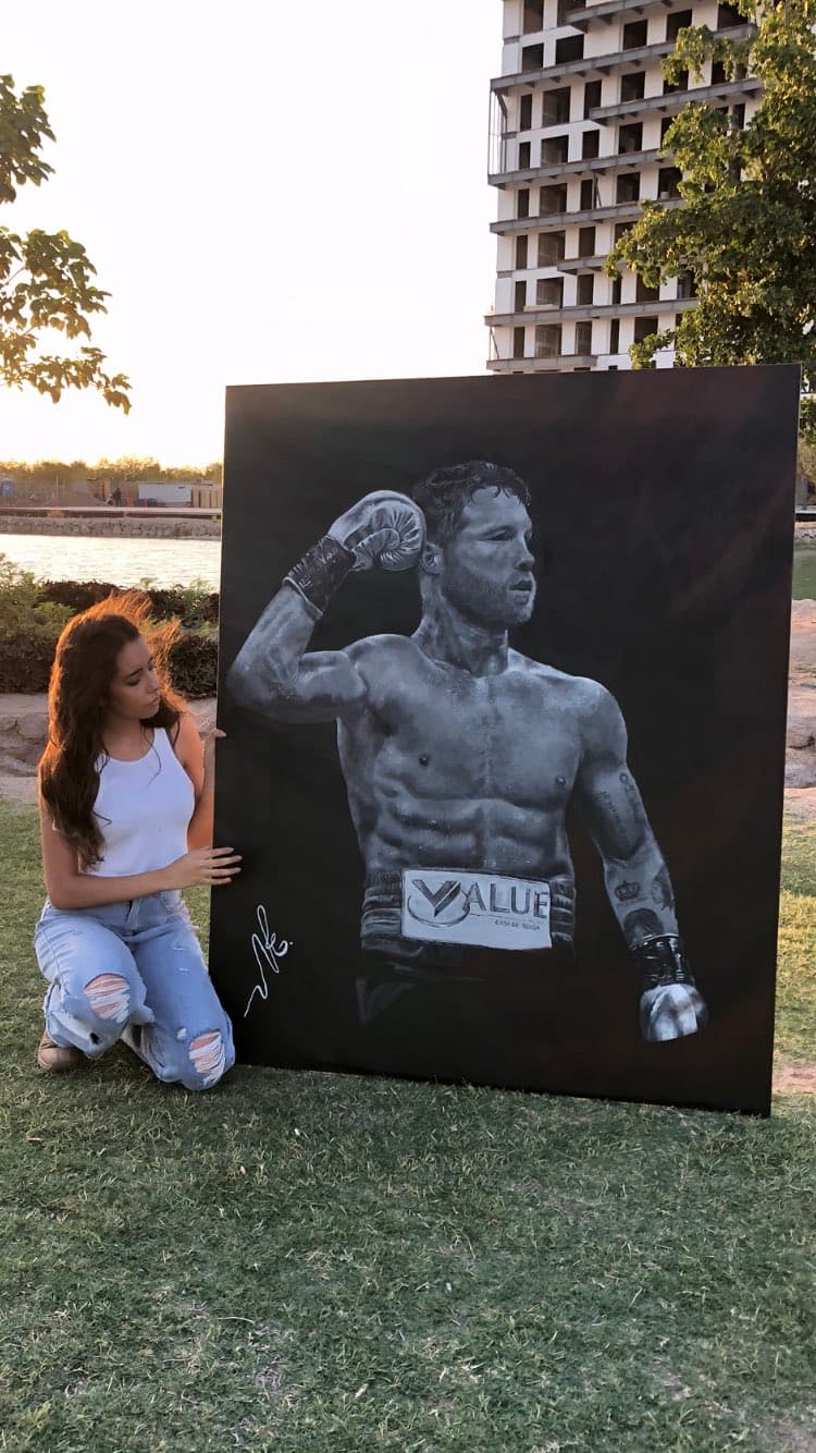 'Canelo' Álvarez inspira a joven que le pintó un retrato exacto