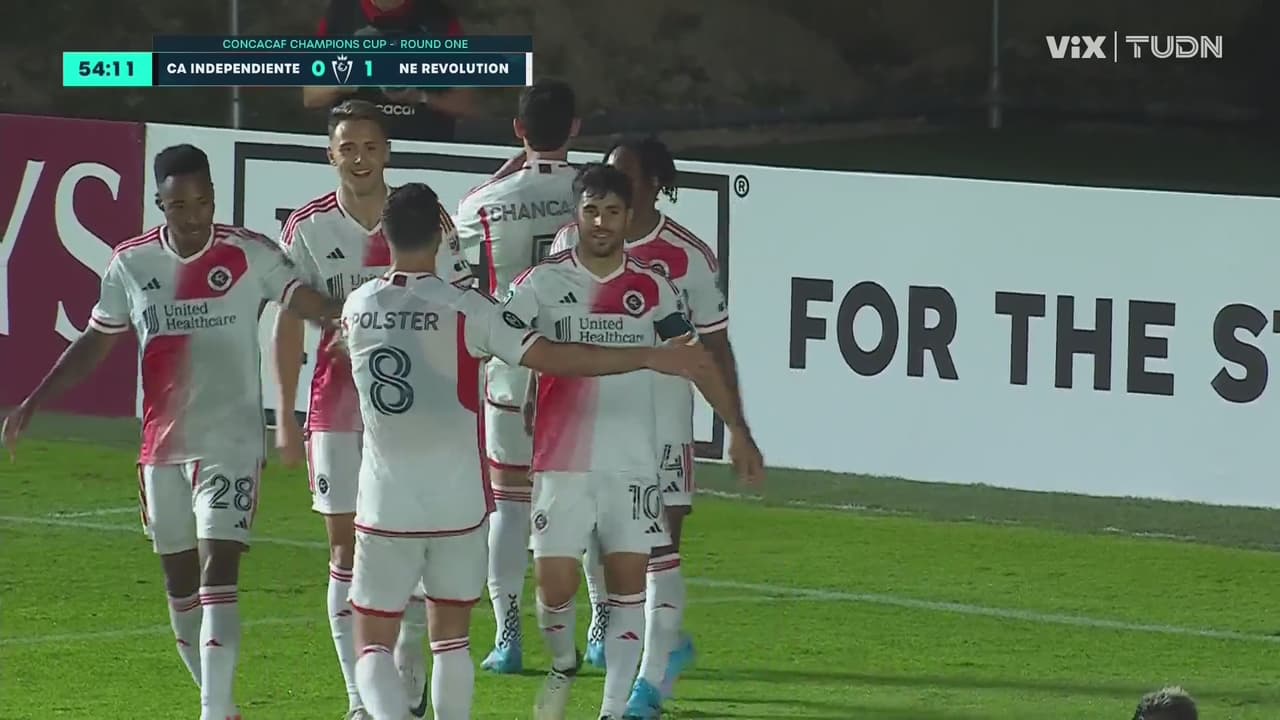 ¡Gol de New England! Chancalay le pega picado y pone el 0-1