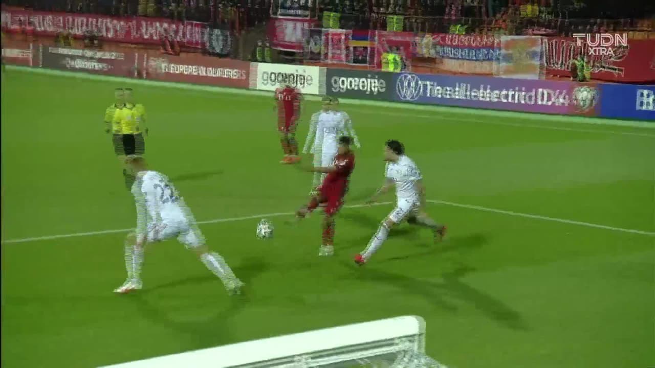 ¡TIRO ATAJADO! disparo por Sargis Adamyan.