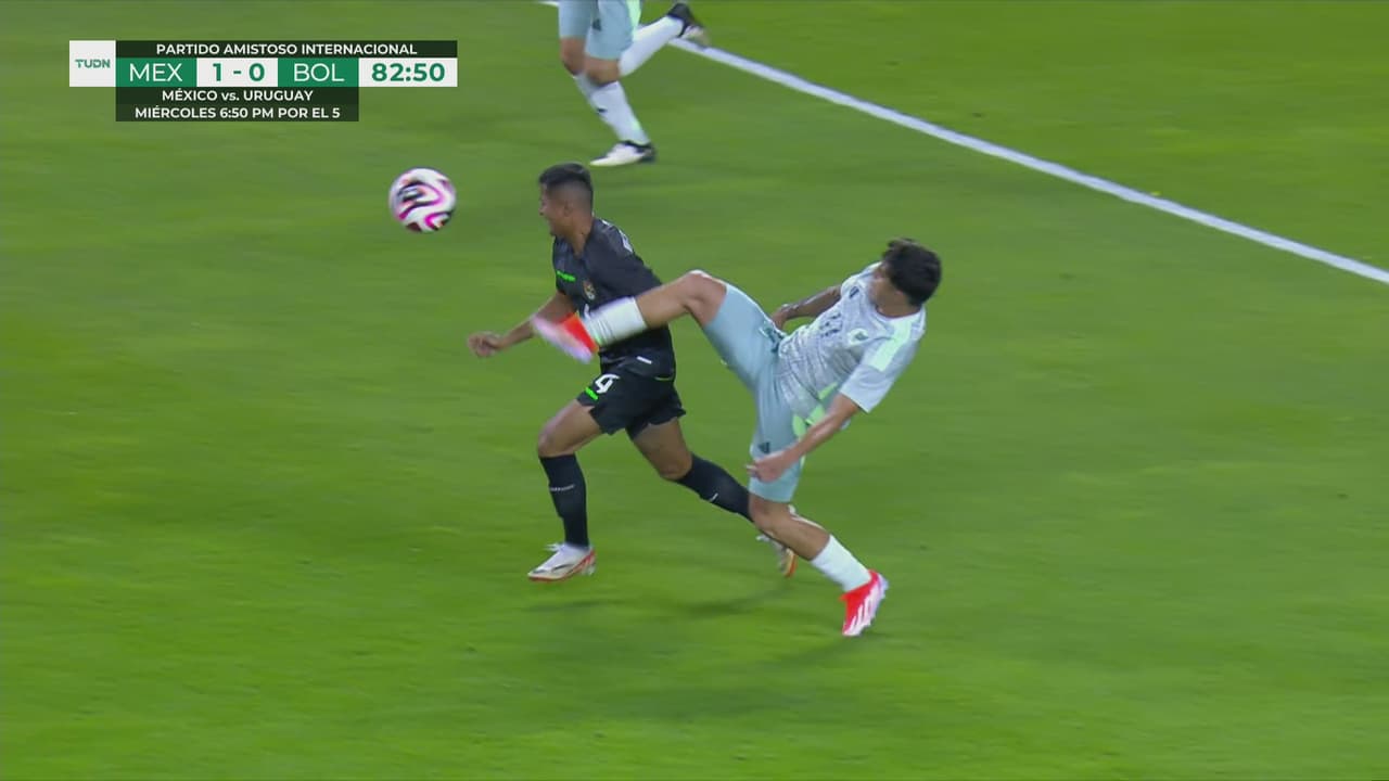 ¡Dura patada de García a Villarroel y se gana la amarilla!