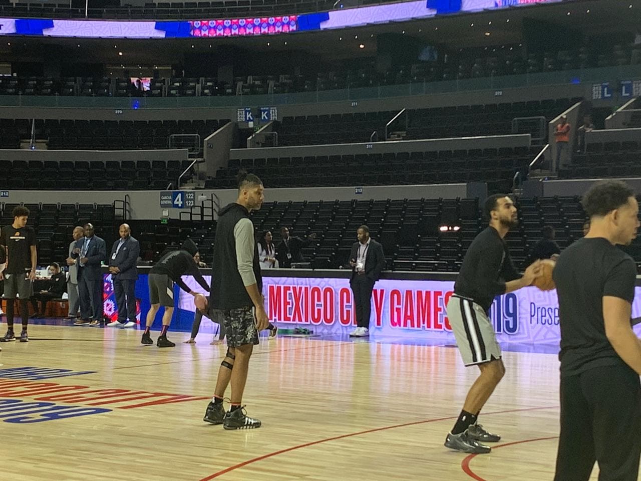 El Arena Ciudad de México esta listo para albergar el duelo de la NBA entre Spurs y Suns.