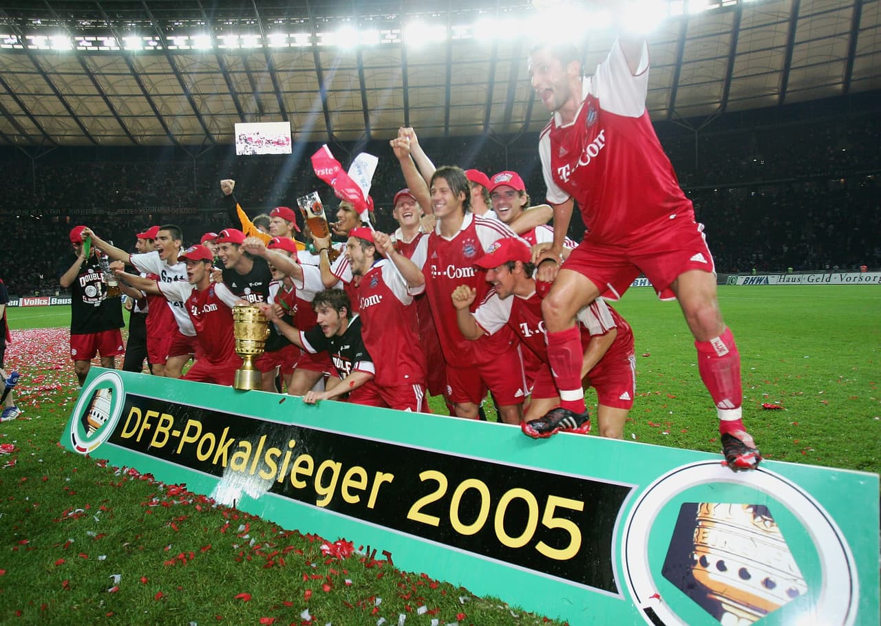 <b>F.C. Bayern Múnich (Alemania / 2004-2005) - </b>Para recuperar su poder tras las conquistas del Werder Bremen, Felix Magath armó un equipo sin mucha inversion y fue campeón de los dos torneos locales, aunque en Champions siguió en deuda.
