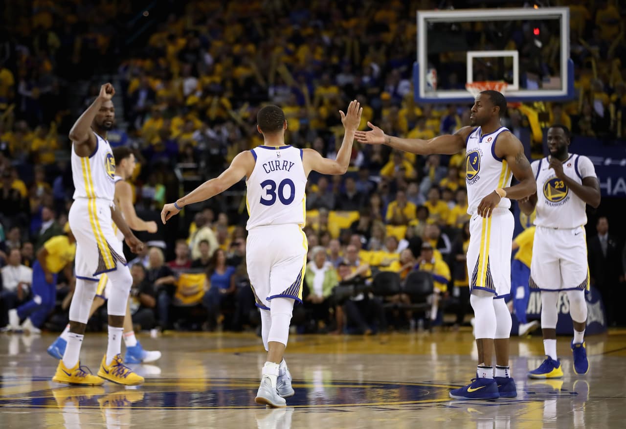 Warriors vencen a Pelicans y avanzan a final de Conferencia Oeste