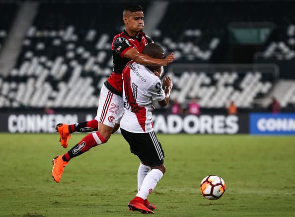 Jugador de River perdió un diente ante Flamengo en Copa Libertadores