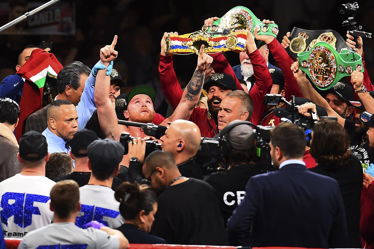 Foto de la pelea Rocky Fielding vs Saul "Canelo" Alvarez correspondiente al titulo Peso Super Mediano AMB celebrado en el Madison Square Garden de la ciudad de Nueva York en Estados Unidos. EN LA FOTO: Photo of the fight Rocky Fielding vs. Saul "Canelo" Alvarez corresponding to the title Super-Mediumweight WBA held at Madison Square Garden in New York City in the United States. IN THE PHOTO:
