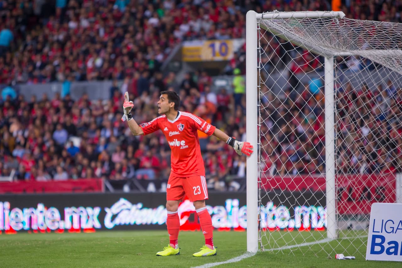 Siguió intentando Atlas y Luis Manuel García debió emplearse en algunas jugadas al máximo.