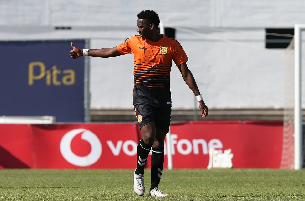 El hondureño Bryan Róchez, del Nacional Madeira, estaría en los planes del F.C. Porto.