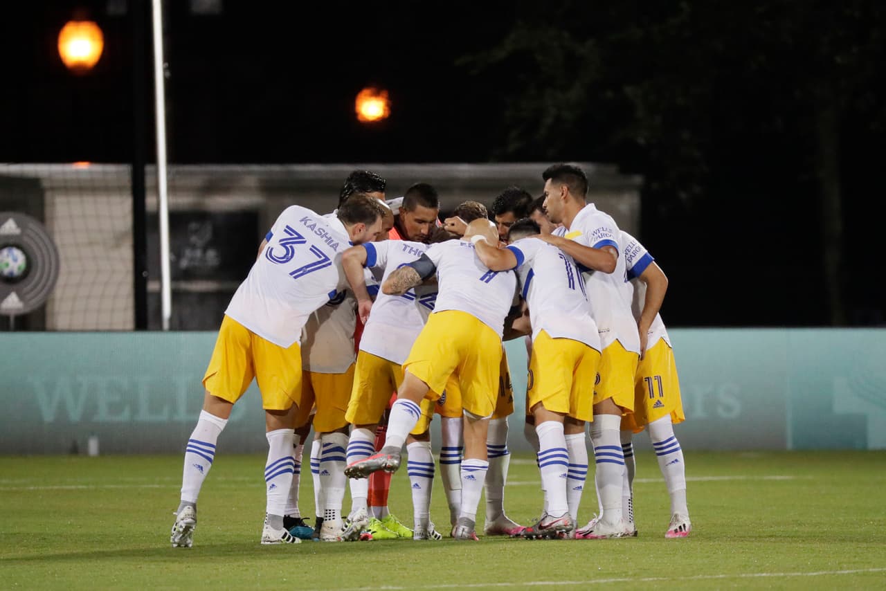 Con goles de Andy Rios, Chris Wondolowski, Shea Salinas y del mexicano Oswaldo Alanís, los San Jose Earthquakes vinen de atrás para derrotar a los Vancouver Whitecaps.