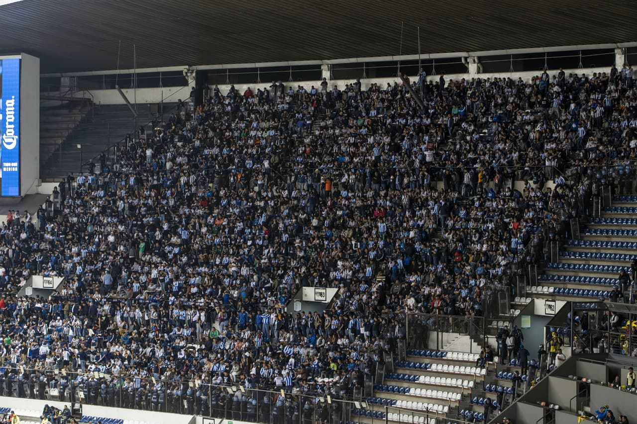 La afición de América y Rayados ya juega la Gran Final de la Liga MX.