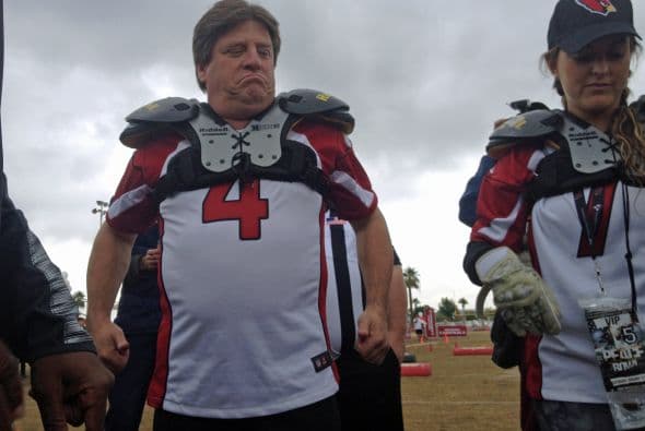 Miguel 'Piojo' Herrera jugó 'Tocho Bandera' en Phoenix como parte del programa de NFL ,'Play 60', el DT por un momento se convirtió en coach y se olvidó del soccer. 