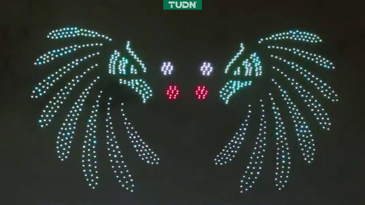 ¿Ensayo mundialista? Show de drones deslumbra en Estadio Ciudad de México