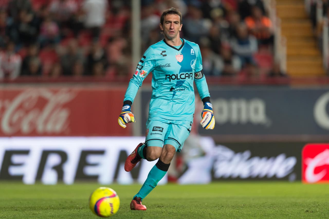 Marcelo Barovero continúa mostrando su gran nivel dentro del fútbol mexicano. El arquero argentino ha sido una de las cartas fuertes para los Rayos del Necaxa.