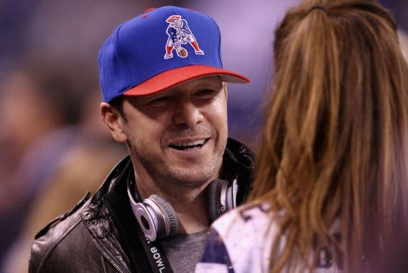 Al actor Donnie Wahlberg también se le vio dentro del campo