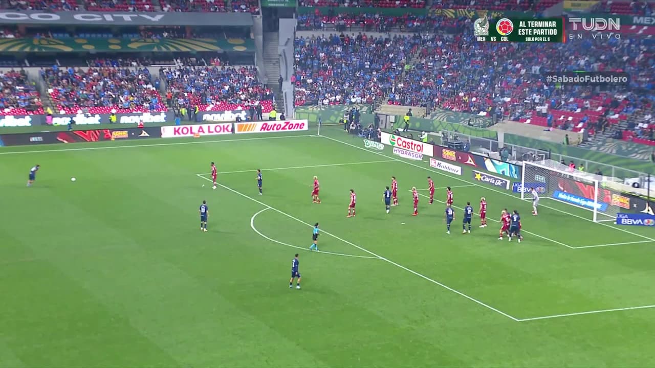 ¡Willer Ditta pierde la cabeza y empuja al abanderado! ¿Era roja?
