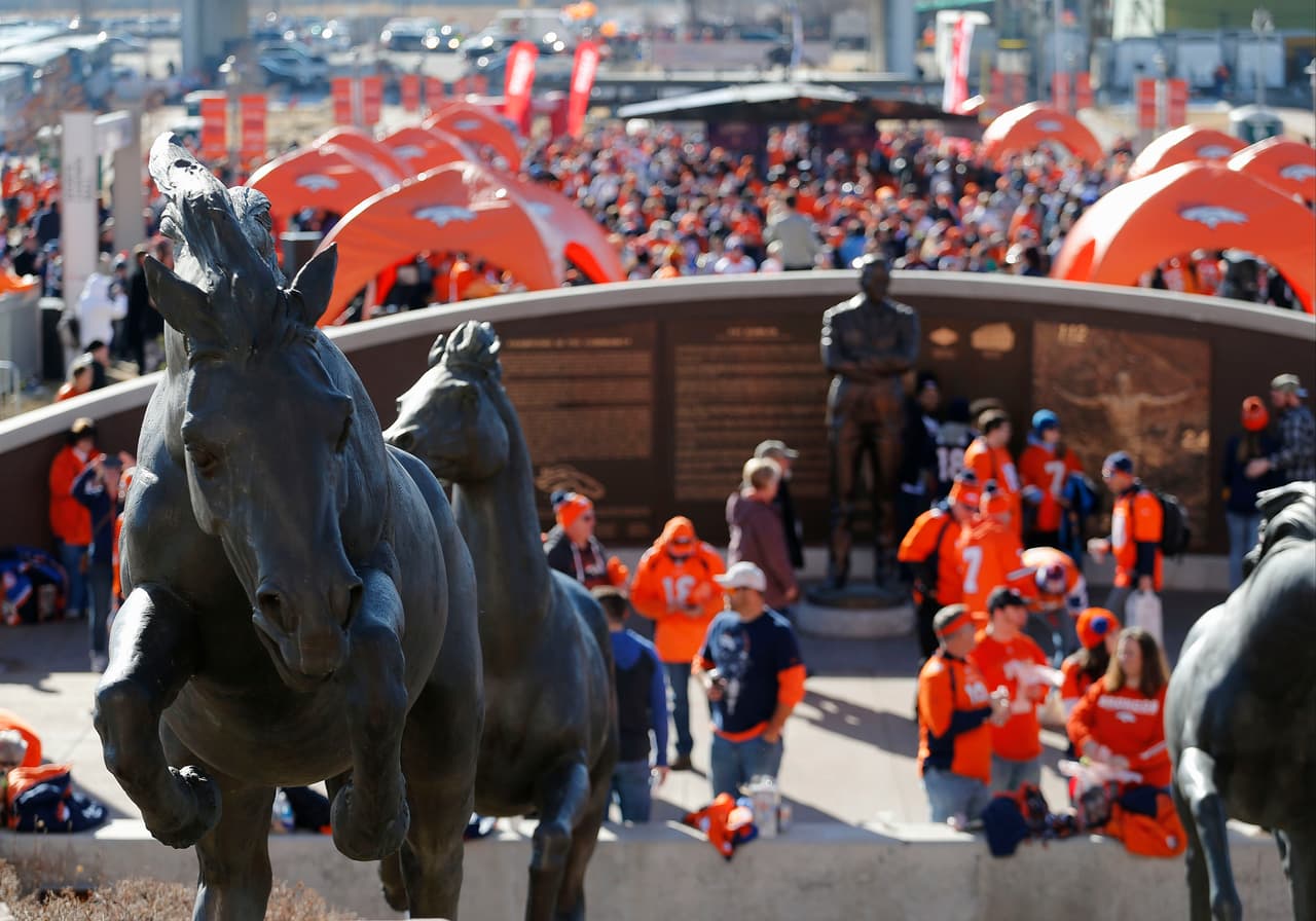 La adrenalina de los fans se desbordó durante los juegos de Campeonato de Conferencia de la NFL. ¡Checa las mejores tomas!
