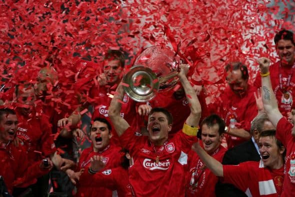 El Liverpool ganó en 2005 una Final de alarido. Milan, el otro finalista, ganaba por 3-0 al medio tiempo, pero en el segundo tiempo los 'Reds' salieron más que inspirados y empataron. Ya en penaltis, figuras como Pirlo y Schevchenko fallaron y los ingleses se impusieron.