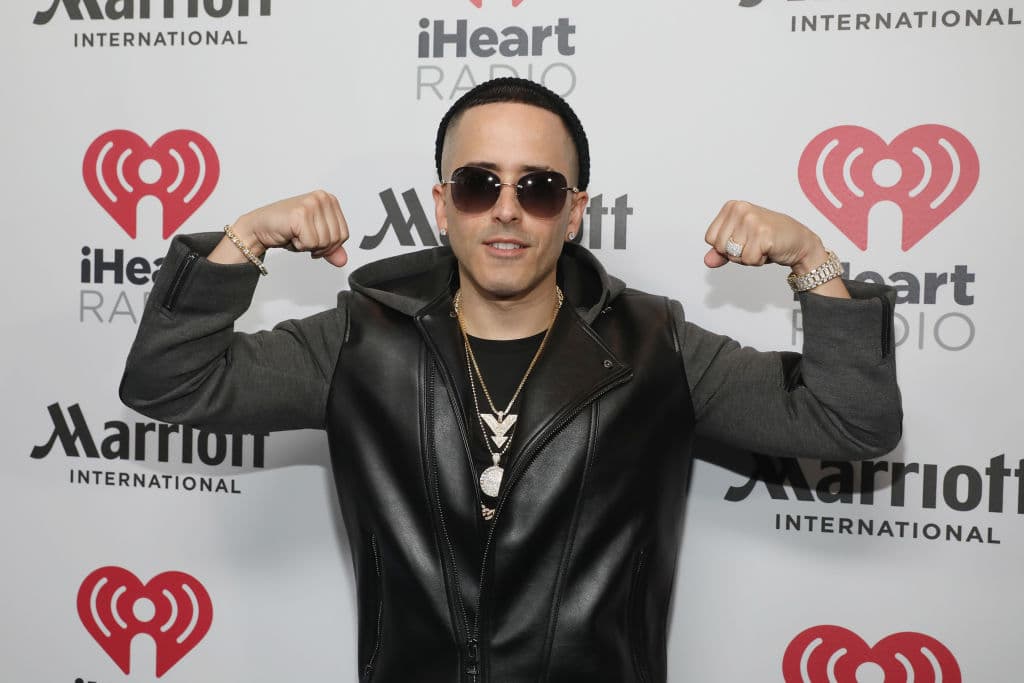 Aficionados aseguran que la canción le cayó a Lele por obra de magia y del destino.