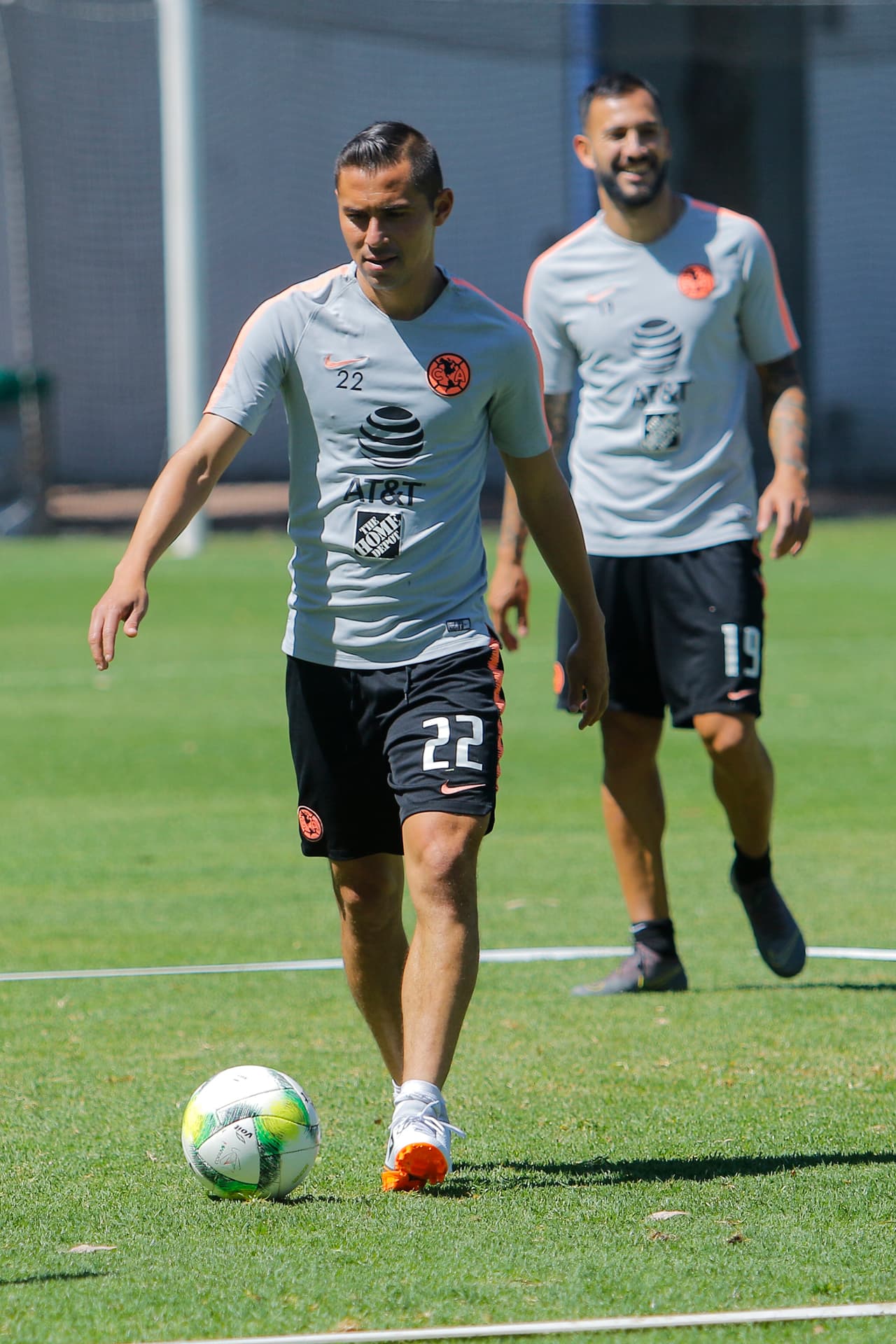 Oribe Peralta volvió a ser parte del grupo de trabajo de América, que entrena con miras para su choque contra Tigres en el Clausura 2019. El 'Hermoso' espera contagiar a sus compañeros para ir por los puestos de comando.