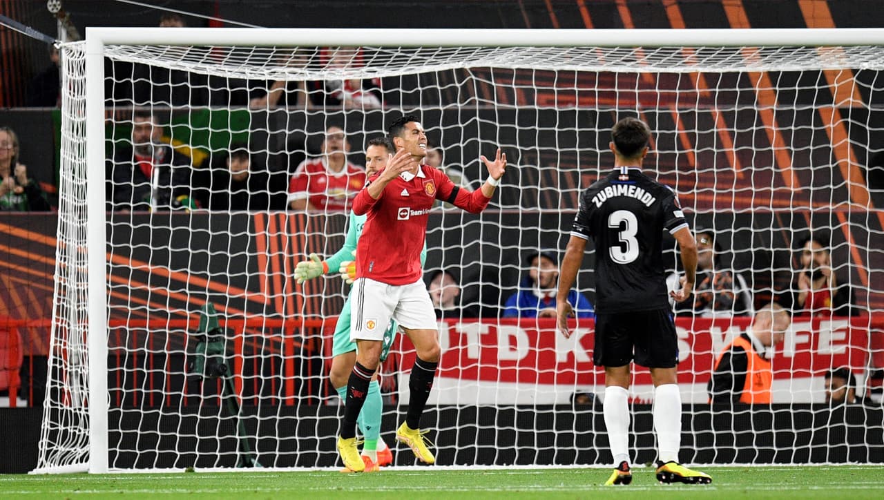 Lamentablemente Cristiano Ronaldo perdía un par de oportunidades que parecían claras y no lograba hacerse con el gol.
<br>