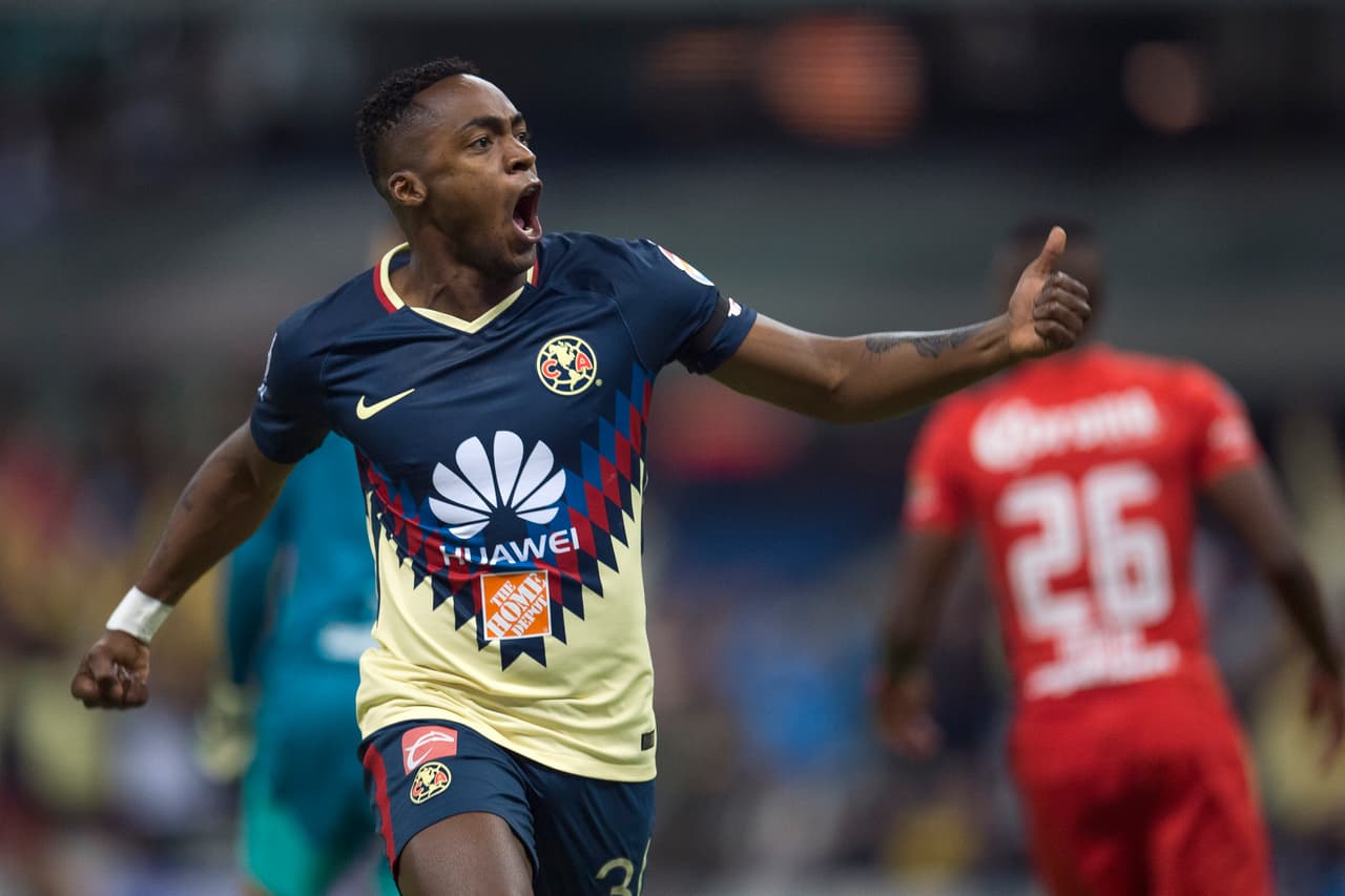 Fue un contragolpe letal. Ibarra escapó desde medio campo y venció al arquero en un mano a mano.