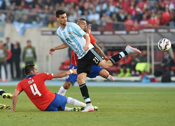 Javier Pastore fue netutralizado por Chile.