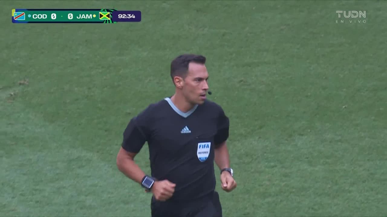 ¿Era penal para Congo? La polémica acción vs. Jamaica