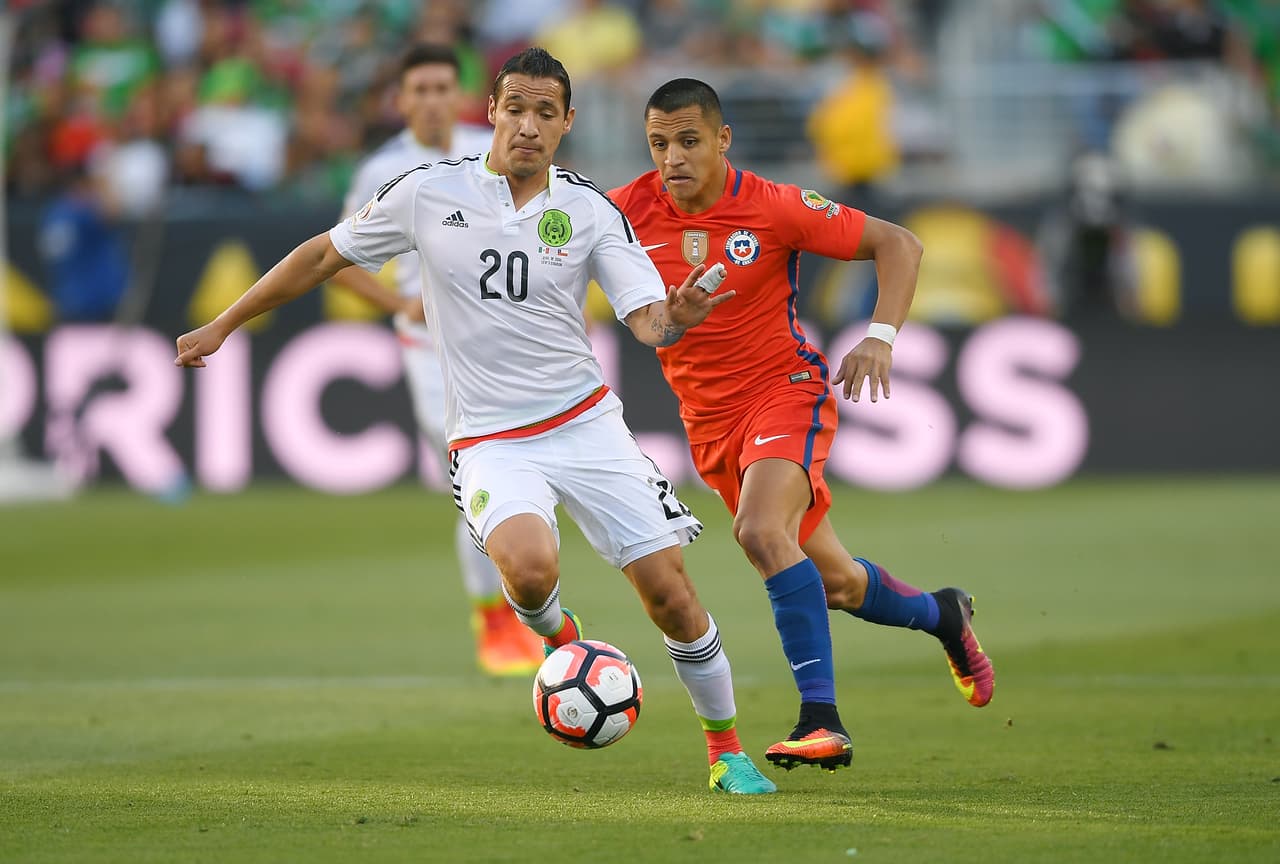 <b>Jesús Dueñas (México): </b>el mediocampista de Tigres fue titular junto a Andrés Guardado en la zona defensiva de medular. Solo estuvo el primer tiempo en cancha ya que salió en el descanso por Carlos 'Gullit' Peña.