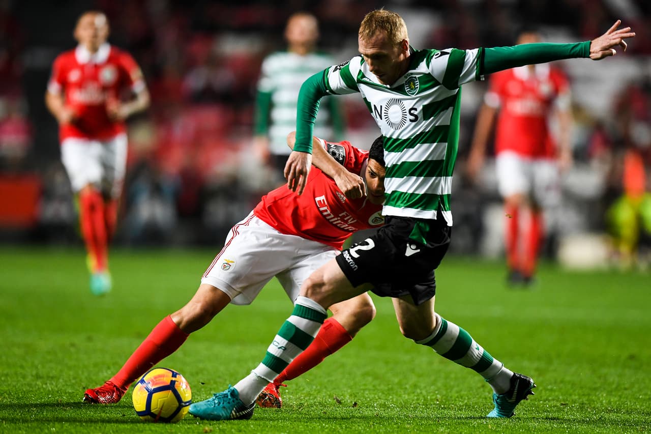 El 'Derby da Capital' entre Sporting y Benfica, en Portugal, es el enfrentamiento de los dos equipos más grandes de Lisboa. Las Águilas han ganado 129 partidos, mientras que el Leao ha conseguido 108 triunfos.