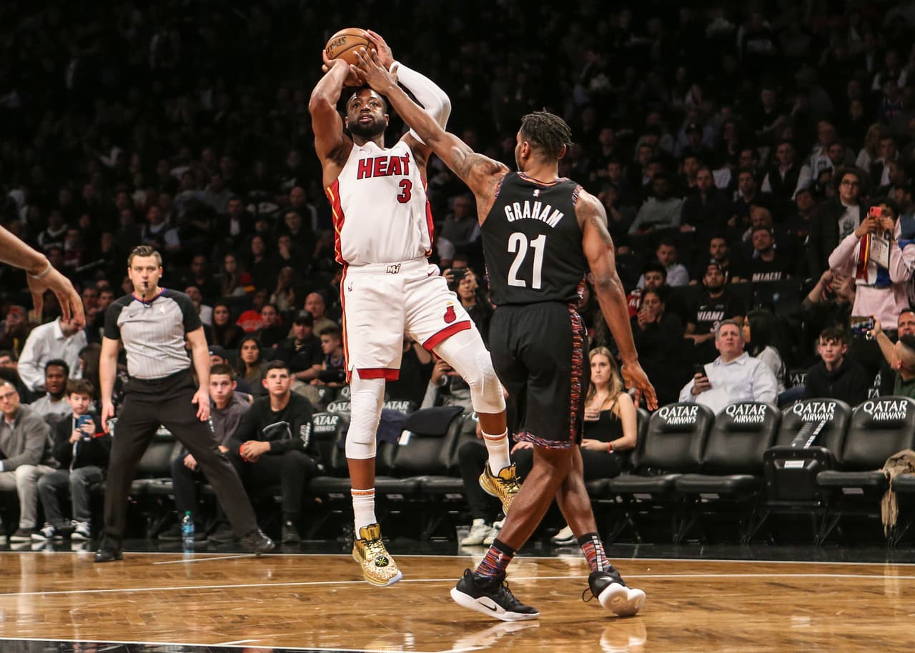 Heat 94-113 Nets: aunque ganó Brooklyn en el Barclays Center, las miradas estaban con Dwayne Wade y su último partido como profesional. El base se despidió de las duelas con un triple-doble de 25 puntos, 11 rebotes y 10 asistencias.