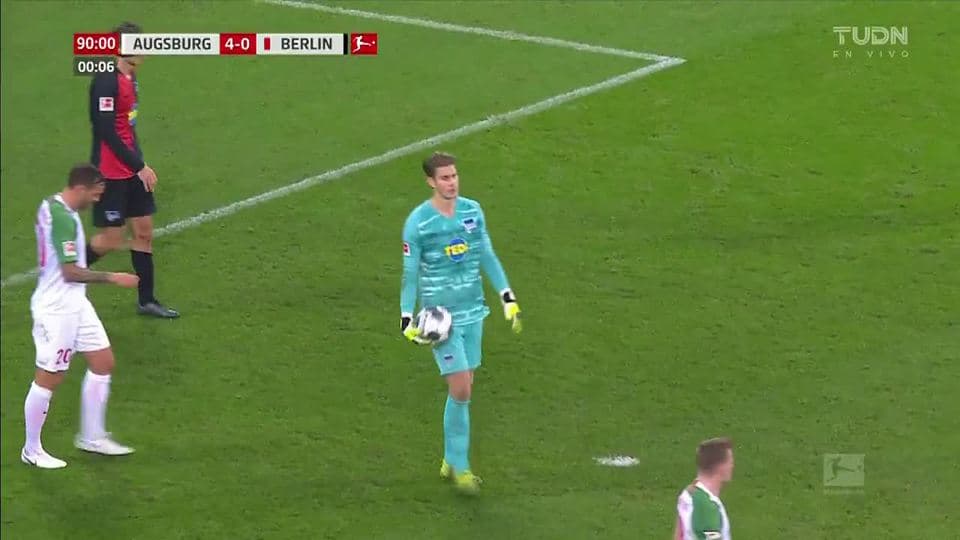 Se acabó el juego. El árbitro dio el silbatazo final.