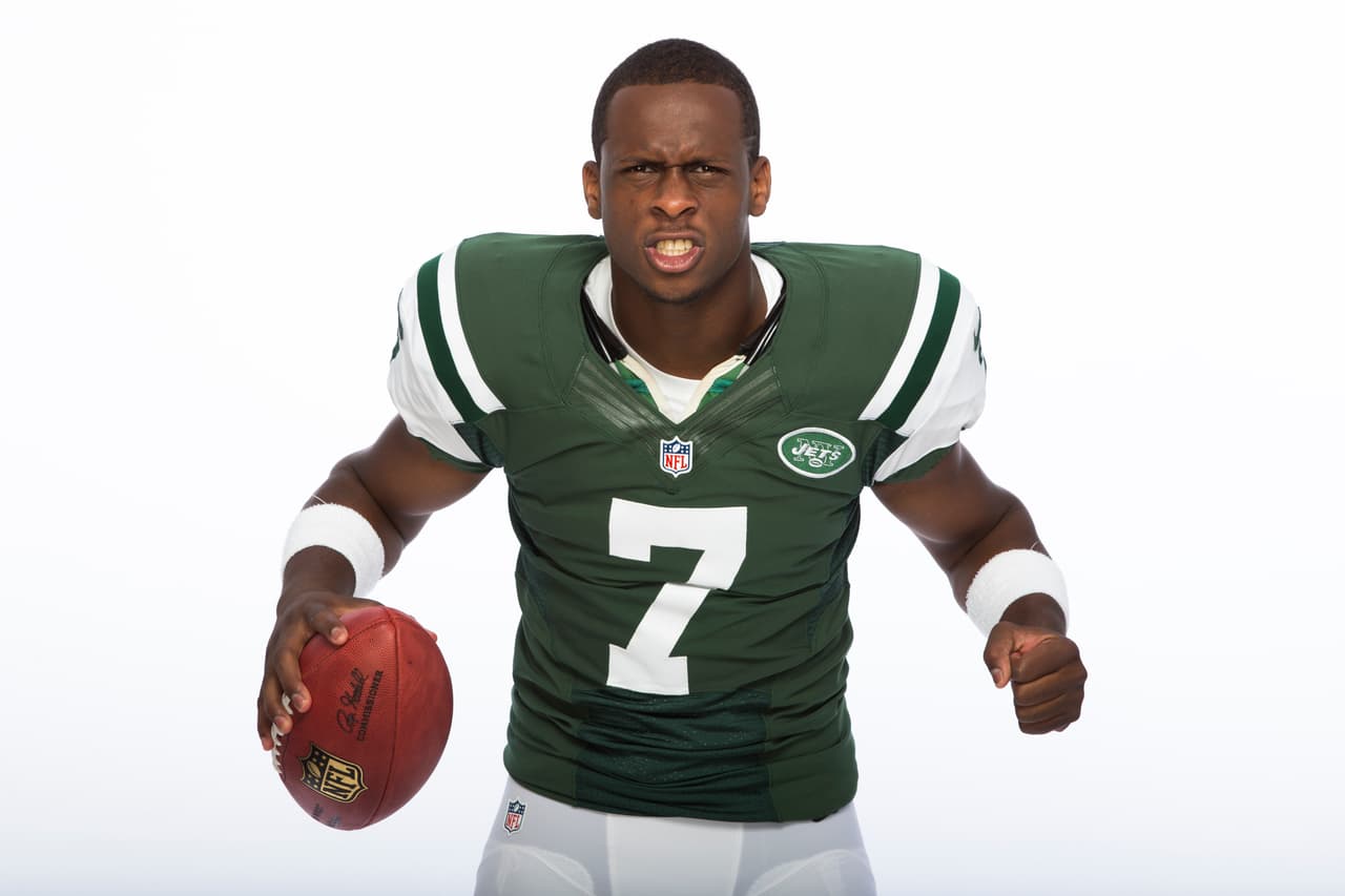 ** PREMIUM CONTENT - SPECIAL RATES APPLY ** New York Jets quarterback Geno Smith (7) poses for a portrait during the NFLPA Rookie Premiere on Saturday, May 18, 2013 in Pasadena, Calif. (Ric Tapia/AP Images for NFLPA)