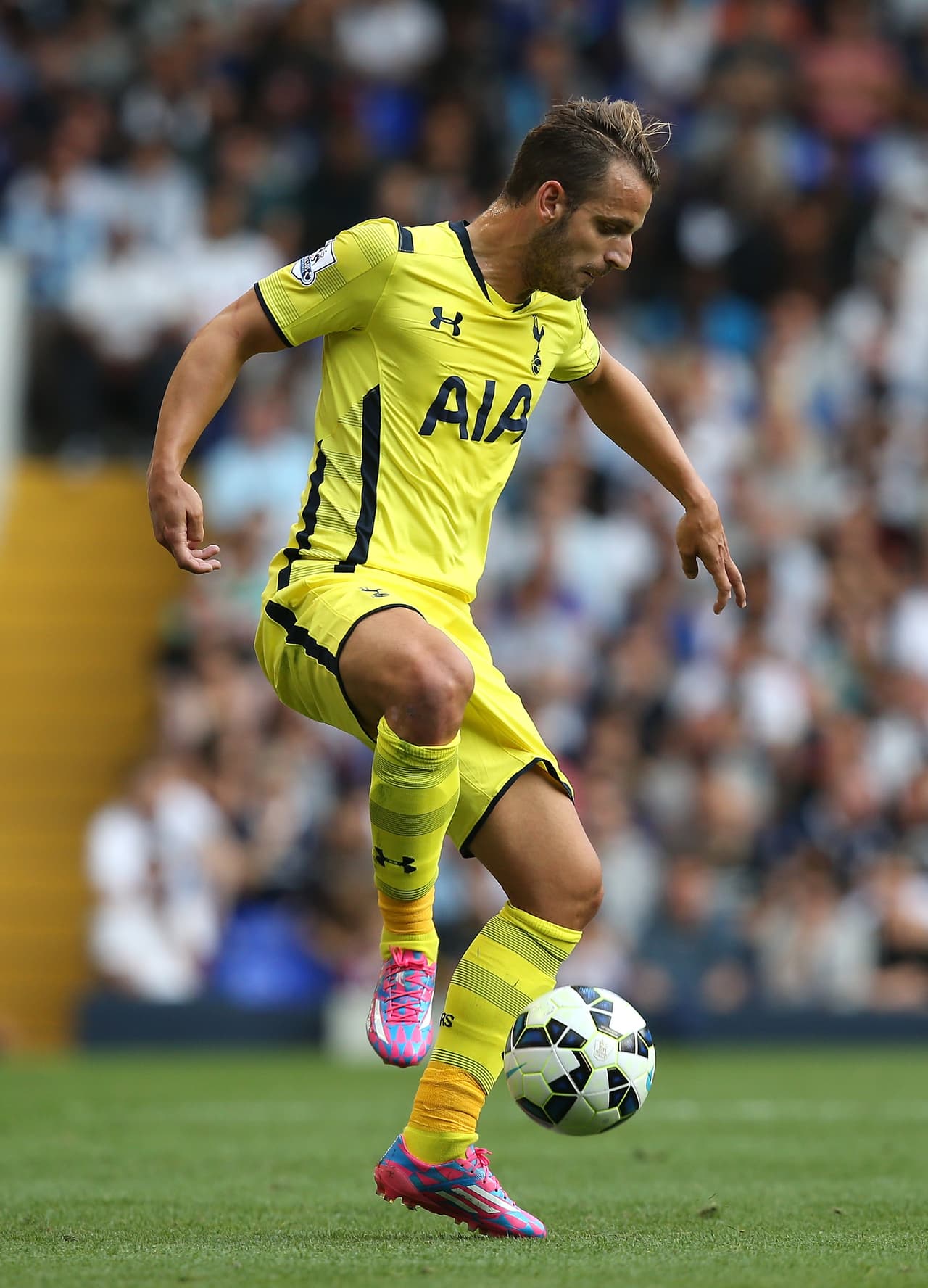 Soldado deja a los Spurs para volver a la Liga con el Submarino Amarillo