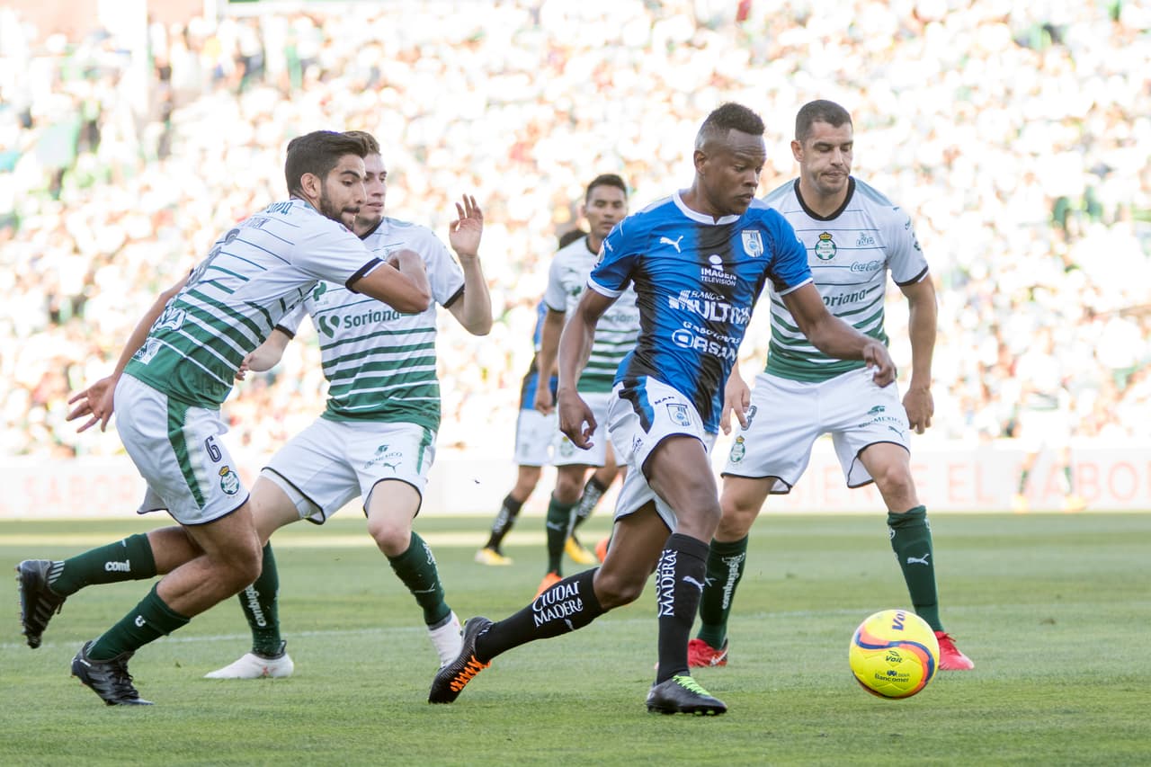 Querétaro intentó mantenerse en el juego pero el poder ofensivo de Santos fue demasiado en los minutos finales del encuentro.