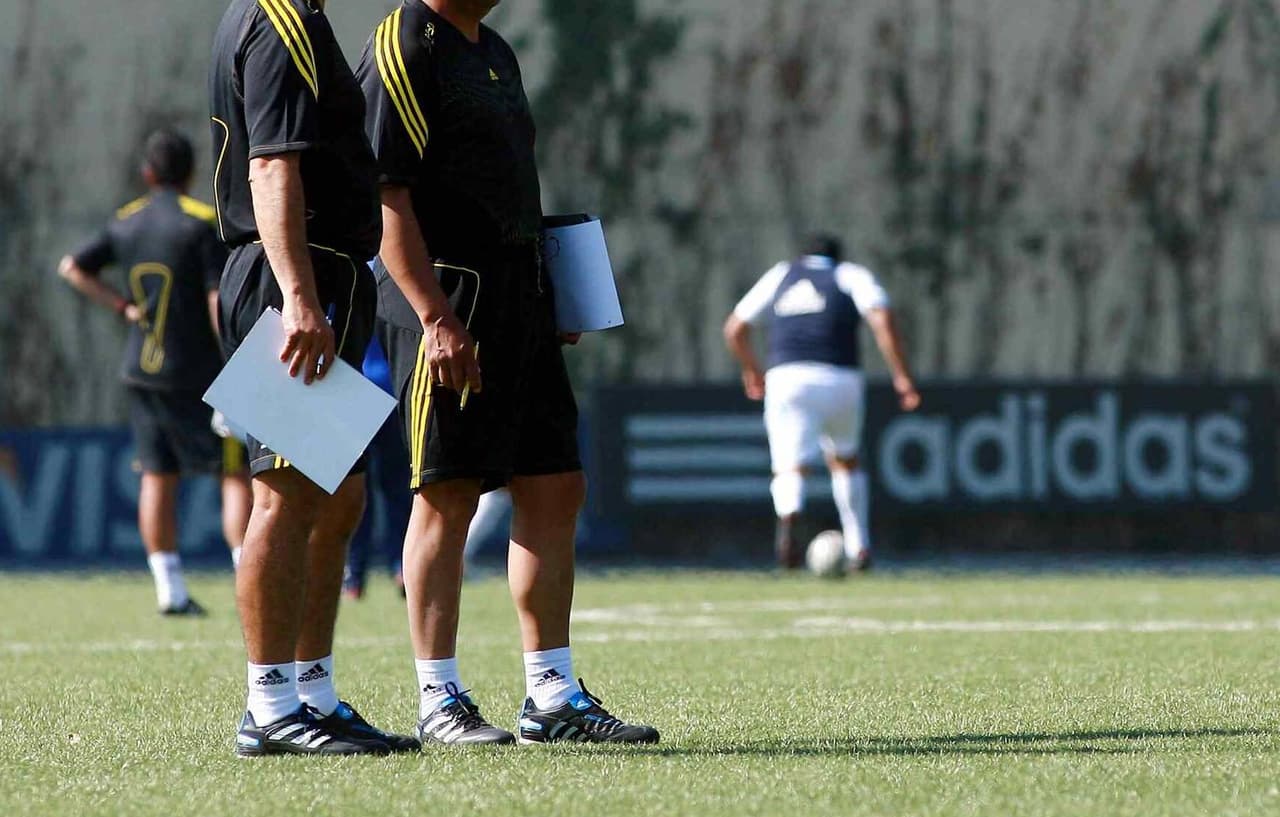 Decidí dejar de patear el balón en el año 2000, quise empezar el nuevo milenio como técnico.