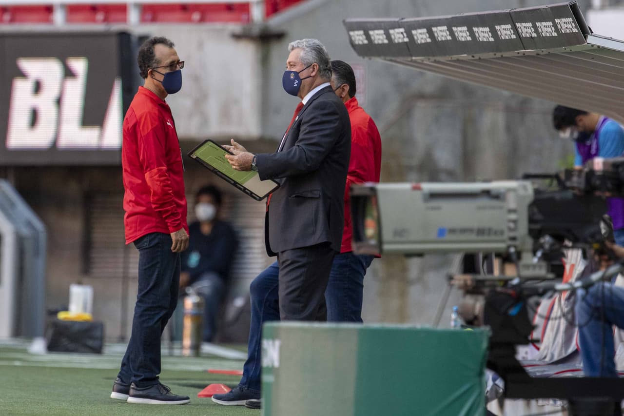 Vucetich cree que es cuestión de tiempo para que Chivas levante