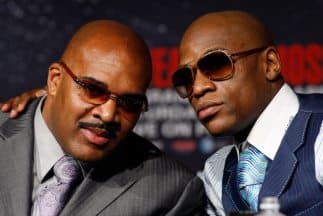 Floyd Mayweather Jr. tiene problemas con su equipo de trabajo.