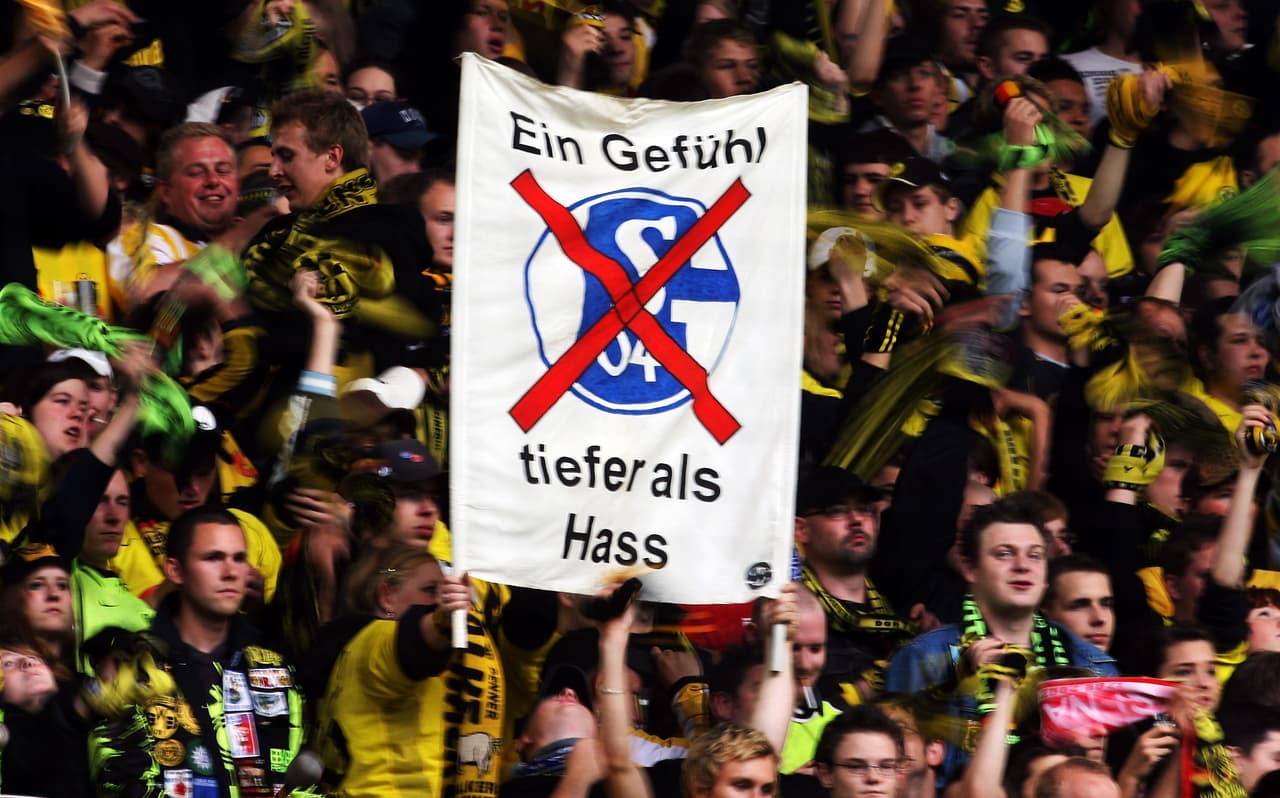 El tercer subcampeonato, el del 2007, fue doloroso. El Schalke perdió el derbi de la cuenca del Ruhr en la penúltima jornada ante el Dortmund y así se le escapó la Bundesliga.