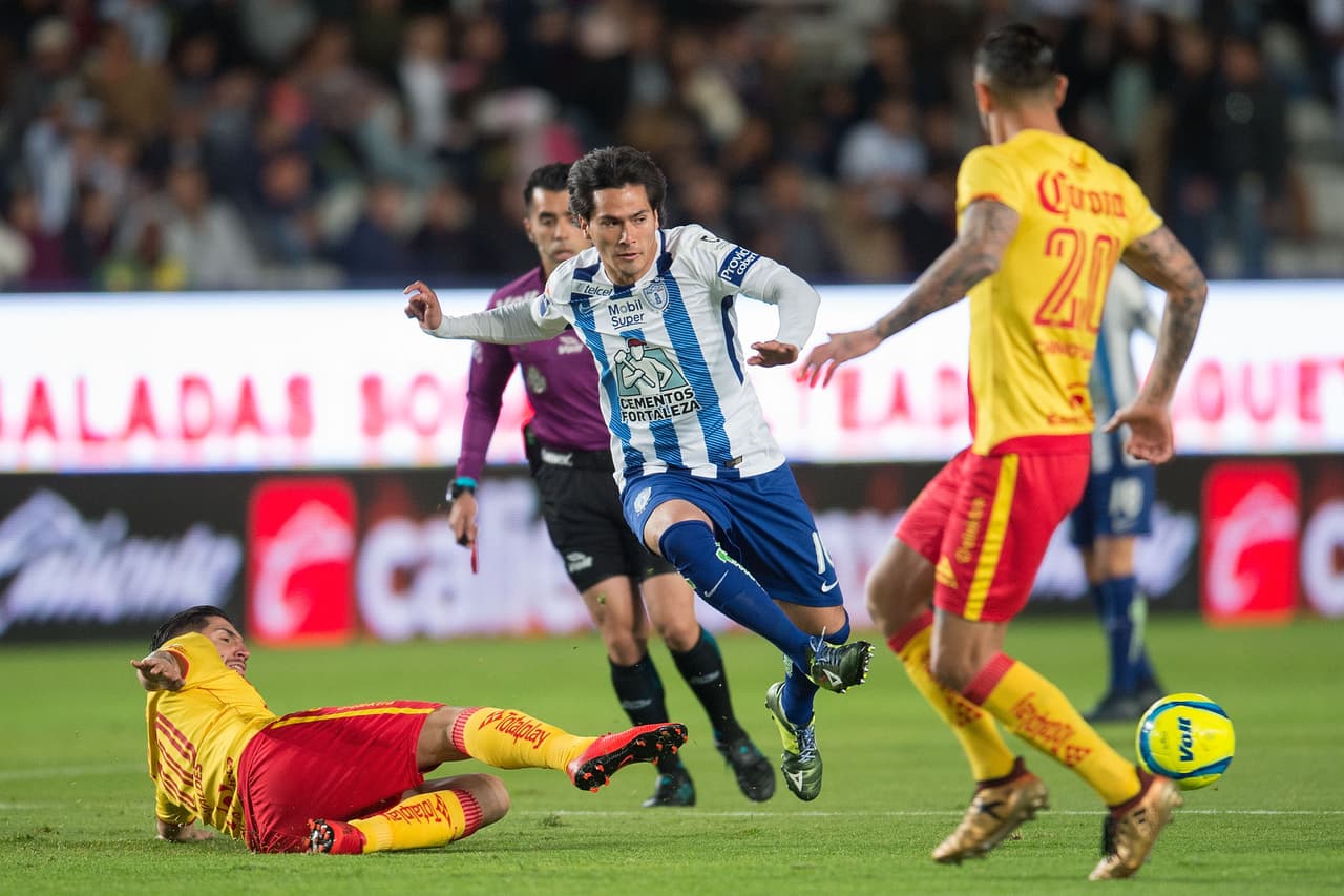 Partido emocionante que quedó condicionado al minuto 45 cuando el 'Burrito' Hernández vio la tarjeta roja por los Tuzos. Pachuca jugó 45 minutos en inferioridad numérica.