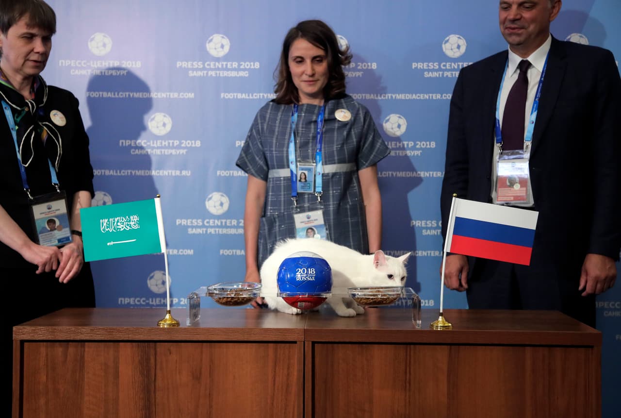 Para el juego inaugural, su elegido fue el equipo que al final se impuso por goleada.