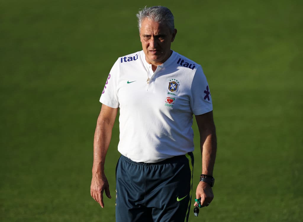 El cuerpo técnico de Brasil se había mostrado también optimista sobre la recuperación de Neymar para el Mundial en Rusia. Pero el atacante estelar llamó más la atención por fingir que le cometían faltas que por su habilidad característica.