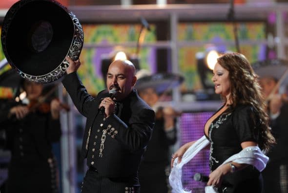 Junto con otros artistas, Jenni Rivera prestará su hermosura y voz a algunos de los eventos previos al Super Bowl y aquí le rendimos un pequeño homenaje.