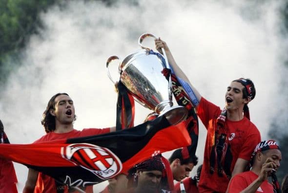 ALESSANDRO NESTA | El italiano fue jugador del Montreal Impact y actualmente es consultor deportivo. Levantó dos orejonas con el AC Milan donde se convirtió en uno de los mejores defensas italianos de la historia.