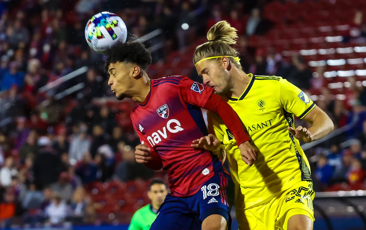 FC Dallas logró su primera victoria del año, con un 2-0 ante Nashville SC.
<br>
